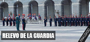 Relevo Solemne de la Guardia Real en el Palacio Real de Madrid